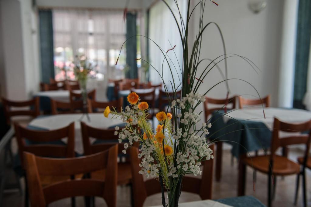 Hotel Alexandros Neoi Poroi Bagian luar foto